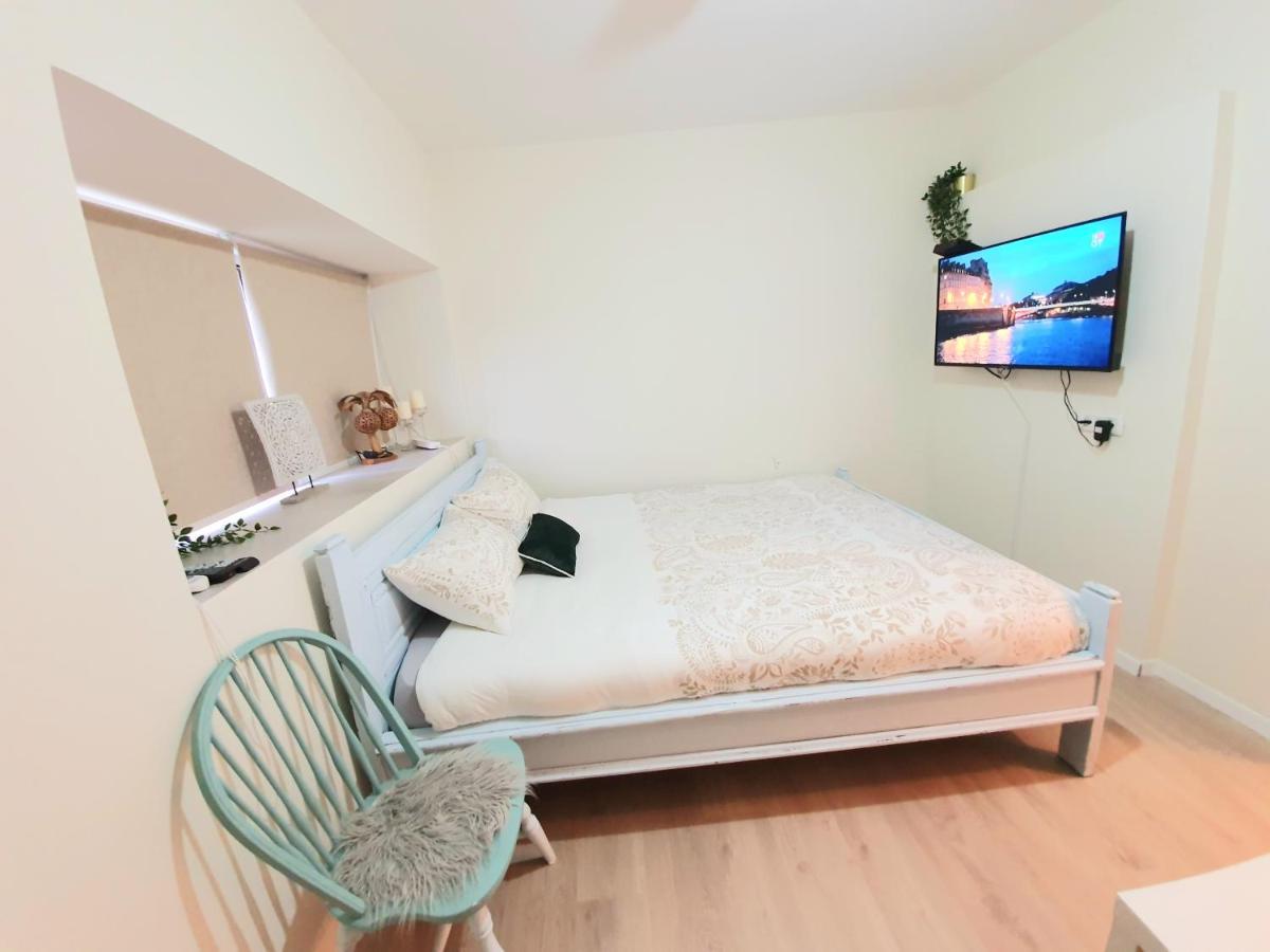 Sunshine Suite Boutique Only 5 Min Walk To The Beach - By Seaelo Eilat Exteriör bild