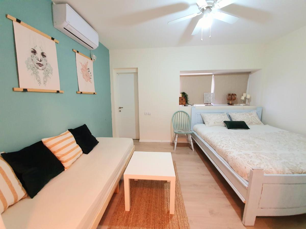 Sunshine Suite Boutique Only 5 Min Walk To The Beach - By Seaelo Eilat Exteriör bild
