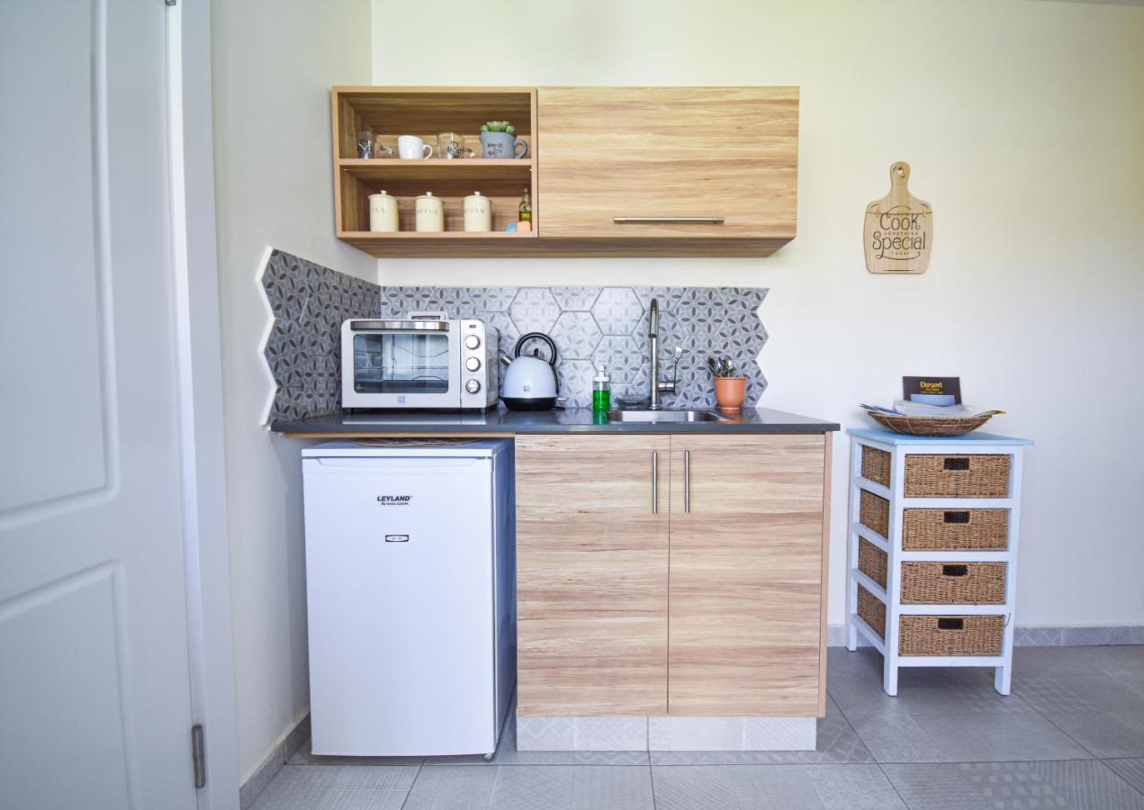Sunshine Suite Boutique Only 5 Min Walk To The Beach - By Seaelo Eilat Exteriör bild