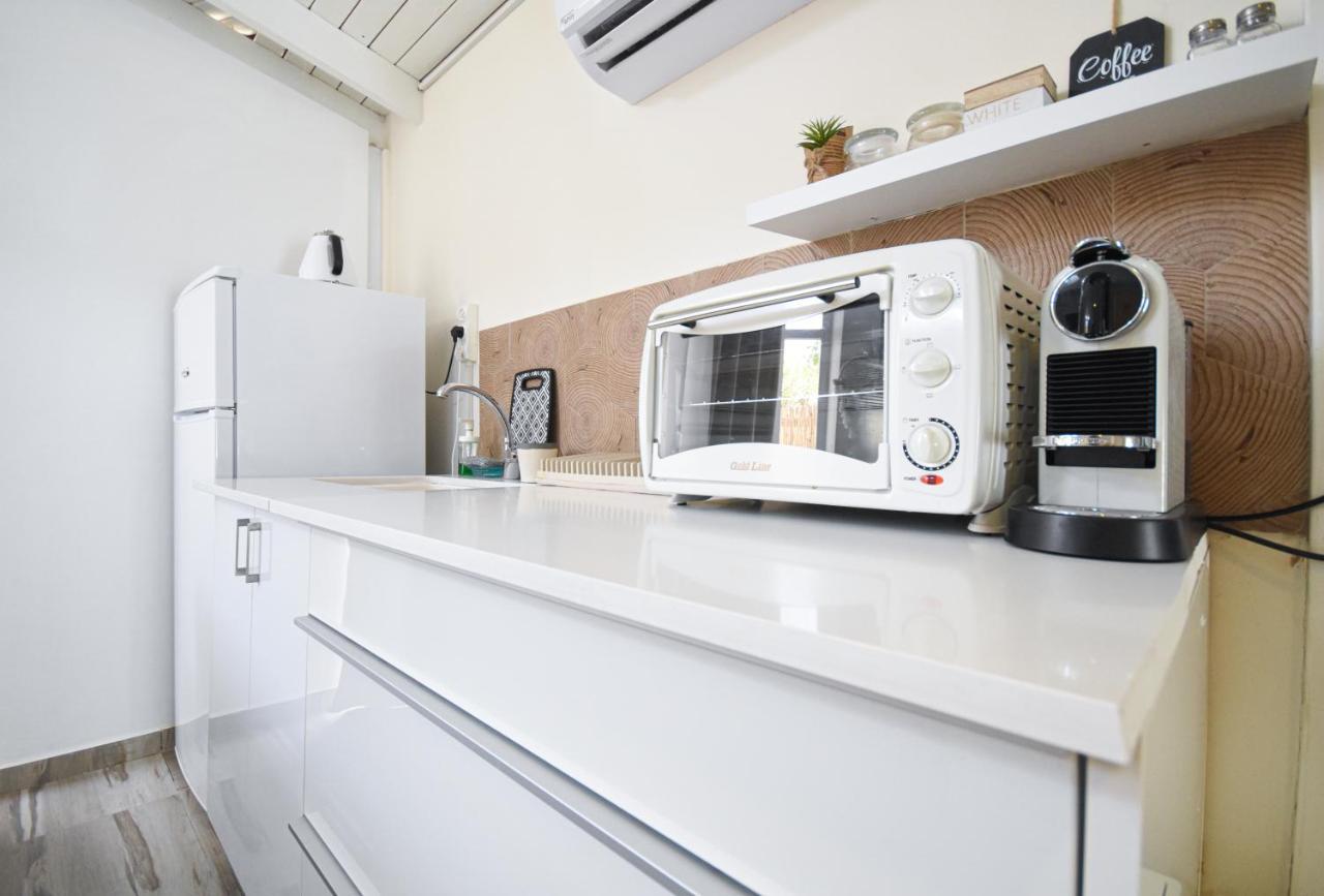 Sunshine Suite Boutique Only 5 Min Walk To The Beach - By Seaelo Eilat Exteriör bild
